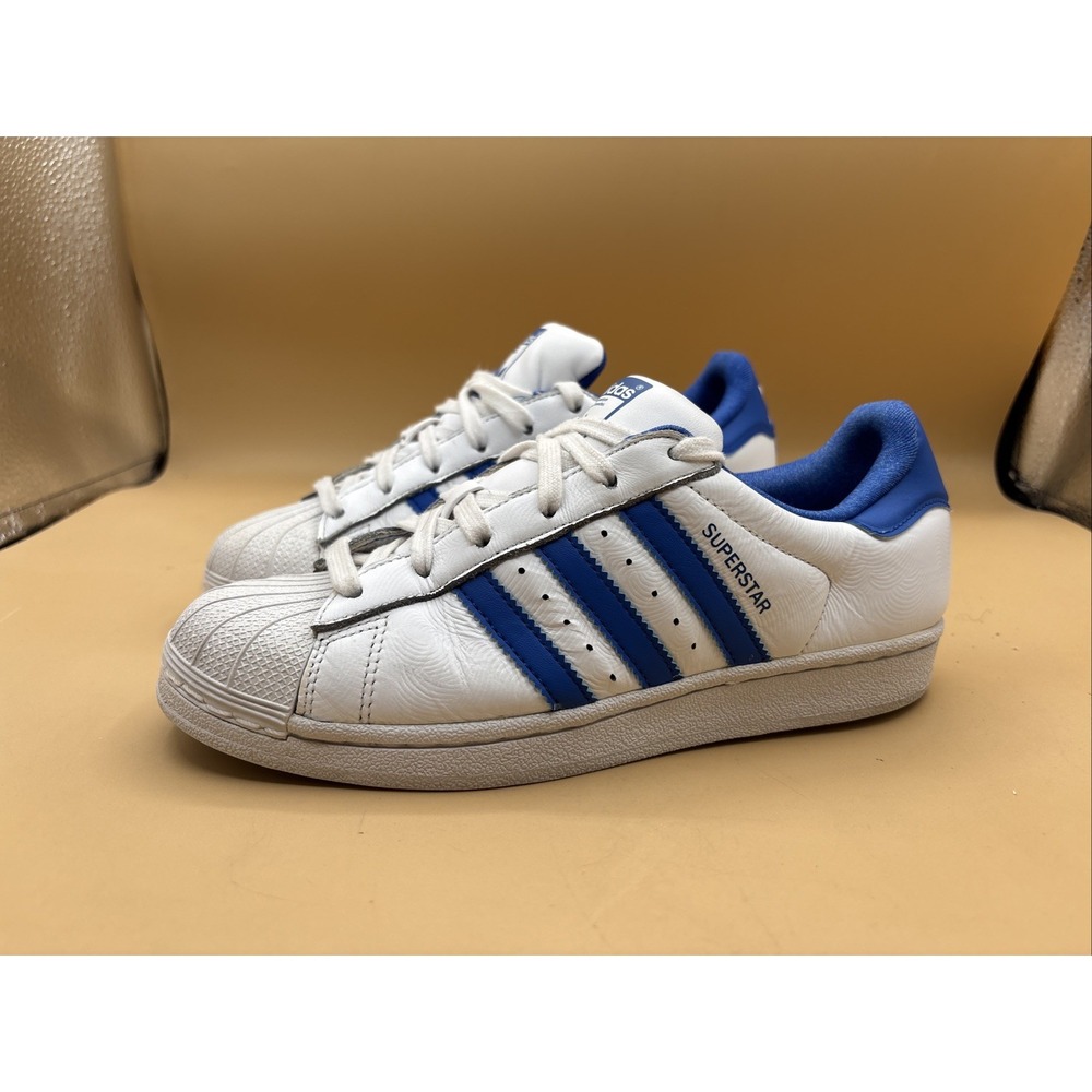 Adidas Original Superstar Mens Athletic Shoe White Sneaker  Size 5 1/2 No Insole